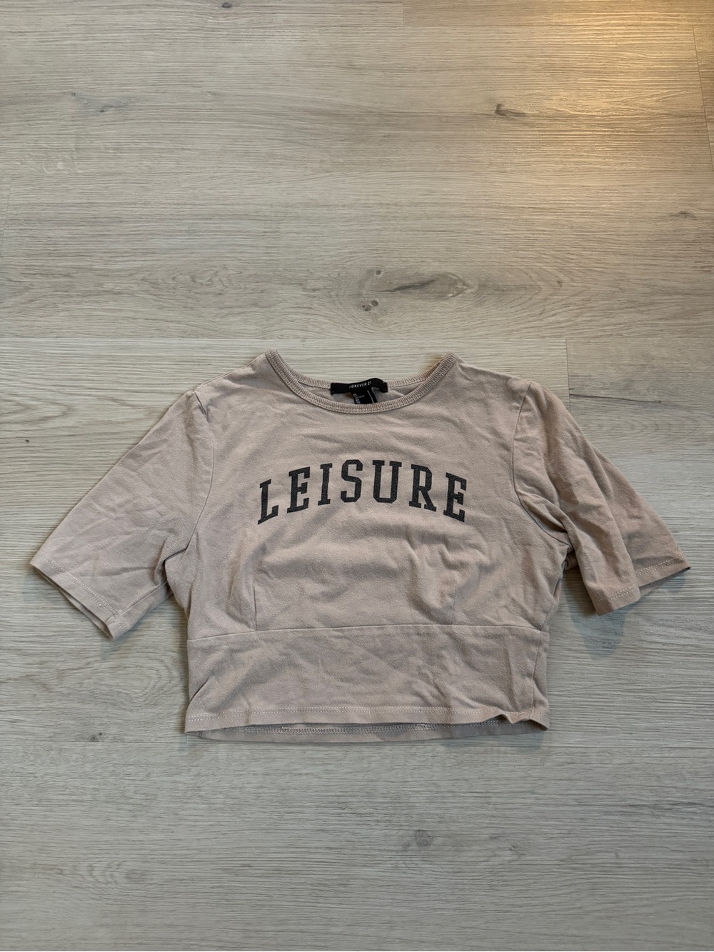Forever 21 beige Leisure graphic cropped T-shirt casual size small streetwear